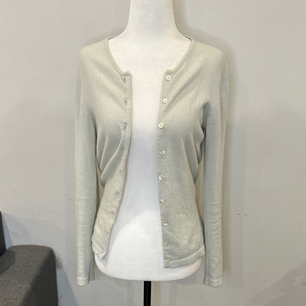 Glenshee Knitwear Light Sage Button-Front 100% Cashmere Cardigan‎